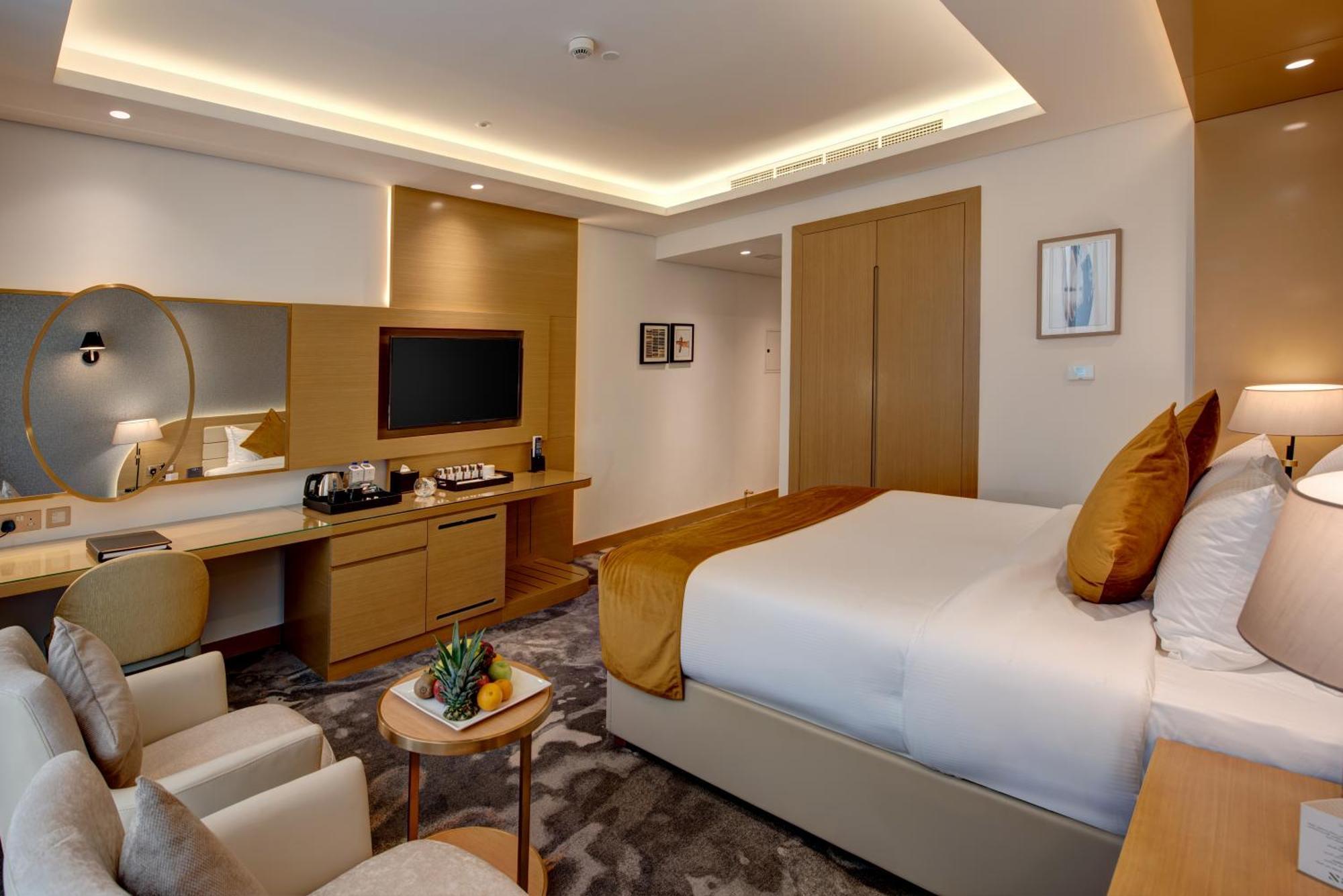 Deluxe Queen Room Food & Beverage excluding room dinning,1219929097:JPEG