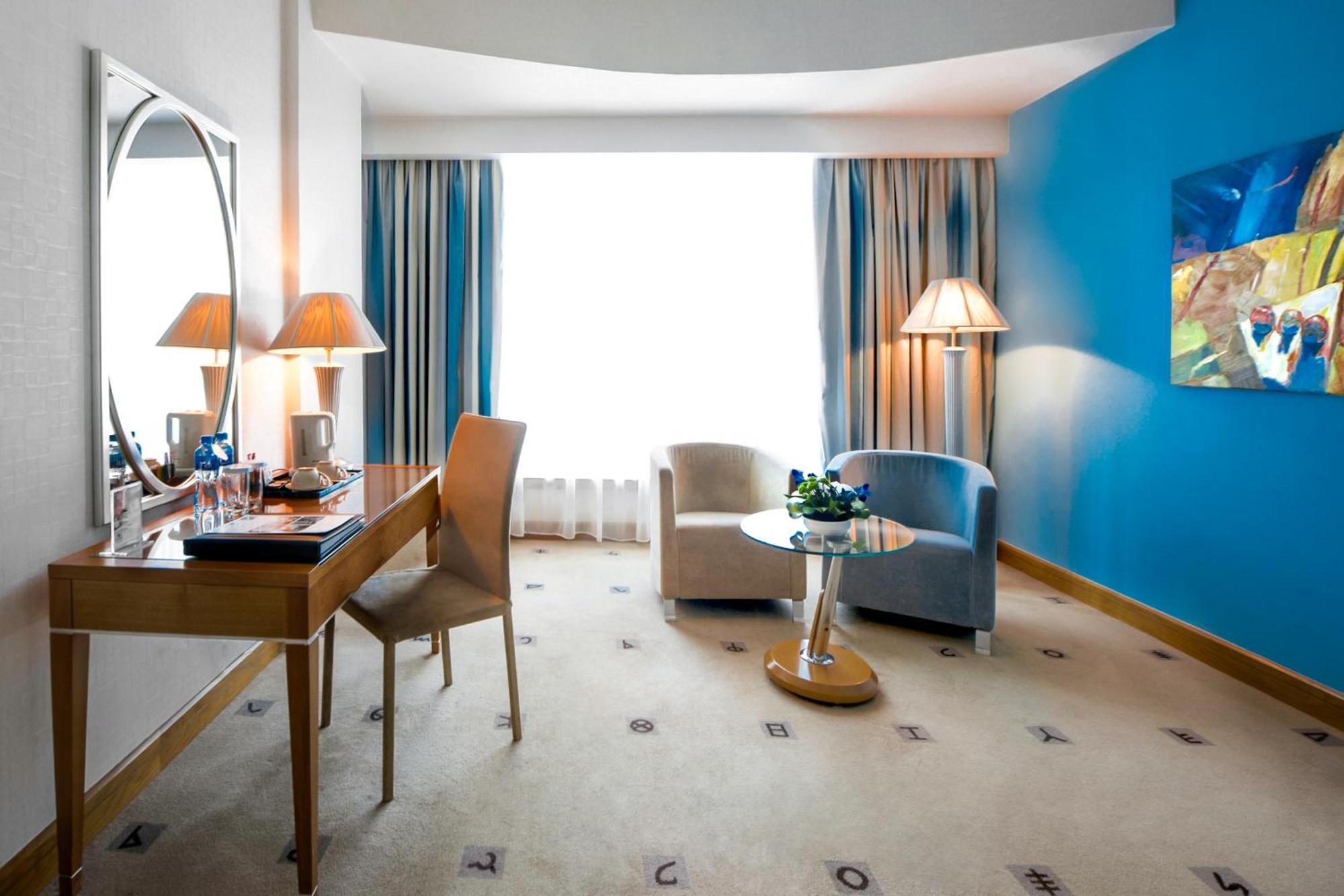 Junior Suite City View - Staycation Package (Early check-in 11am & late check-out at 4pm, 30% off F&B & 15% off Spa & Salon valid until 31 August 2026 only)