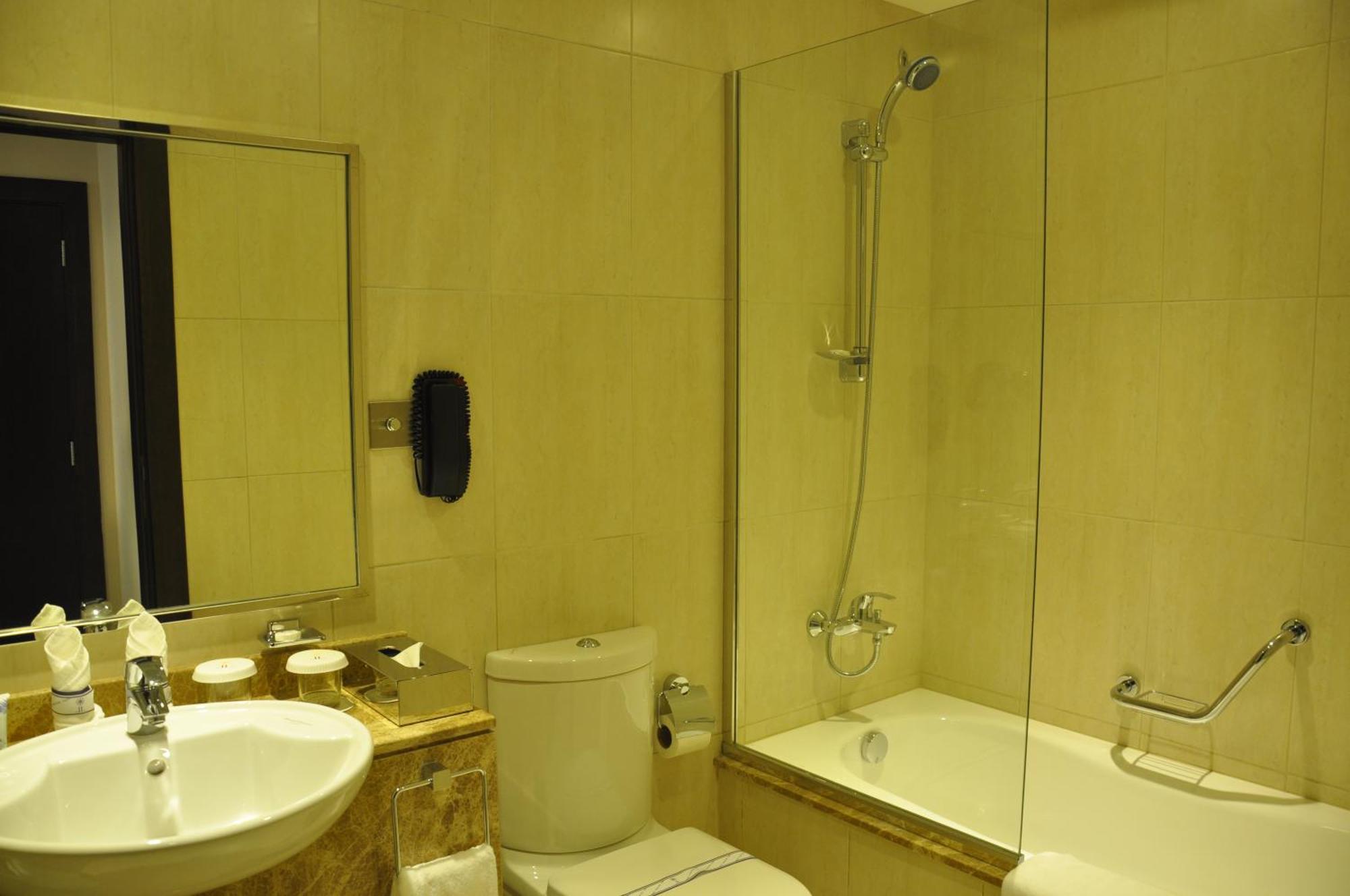 Executive Suite,937312000:JPEG