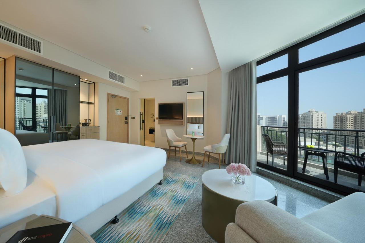 Guest Room Balcony King Bed,1301125204:JPEG