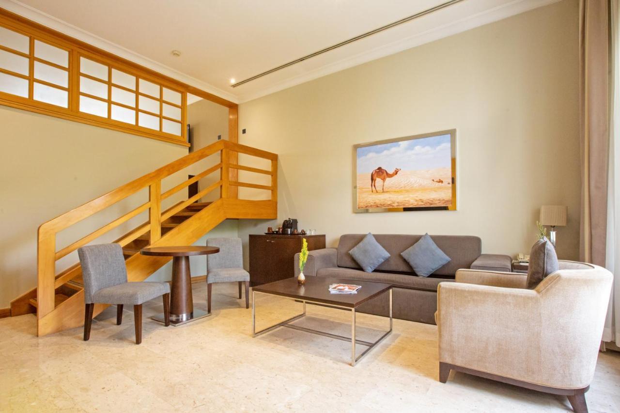 Executive Suite,1317288289:JPEG