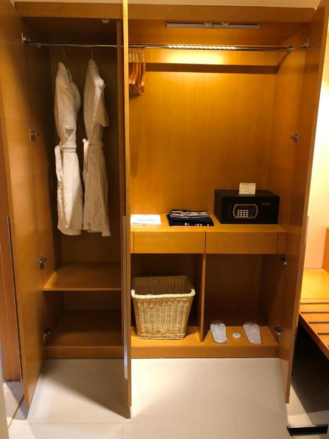 Deluxe Room,435113094:JPEG