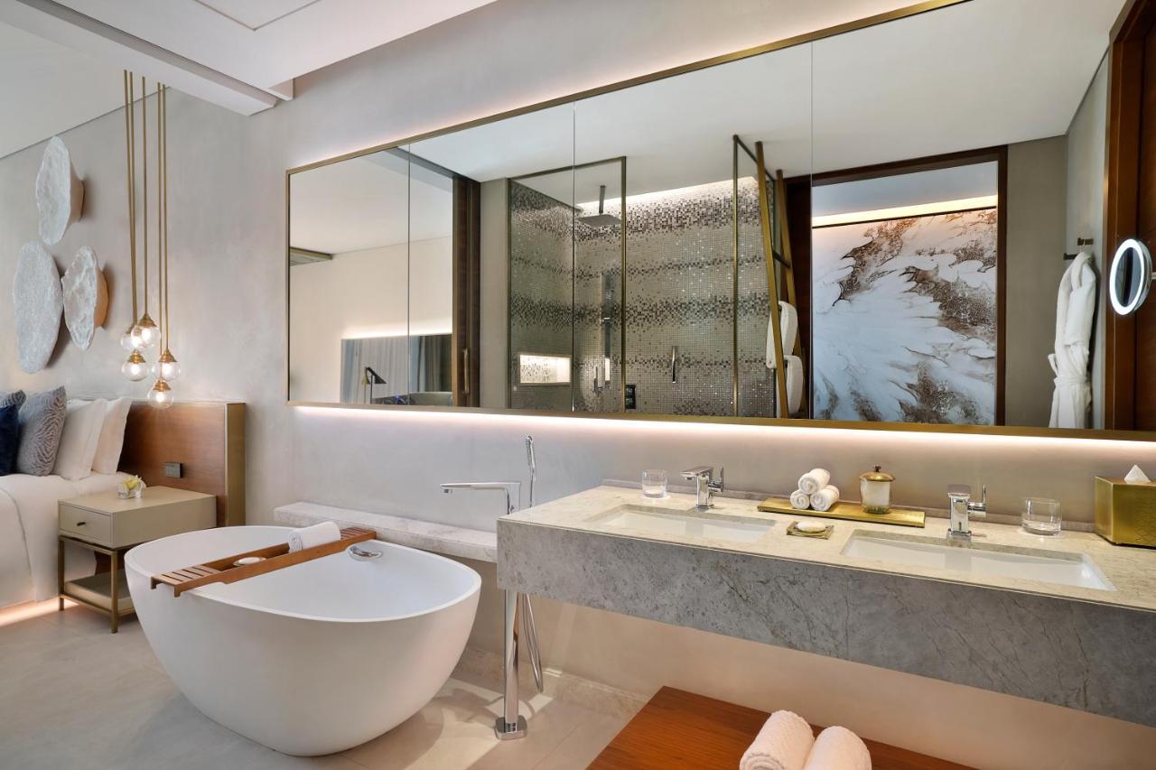 Deluxe Double Room Two Double Beds Canal View including Signature St Regis Butler Service,1425258681:JPEG