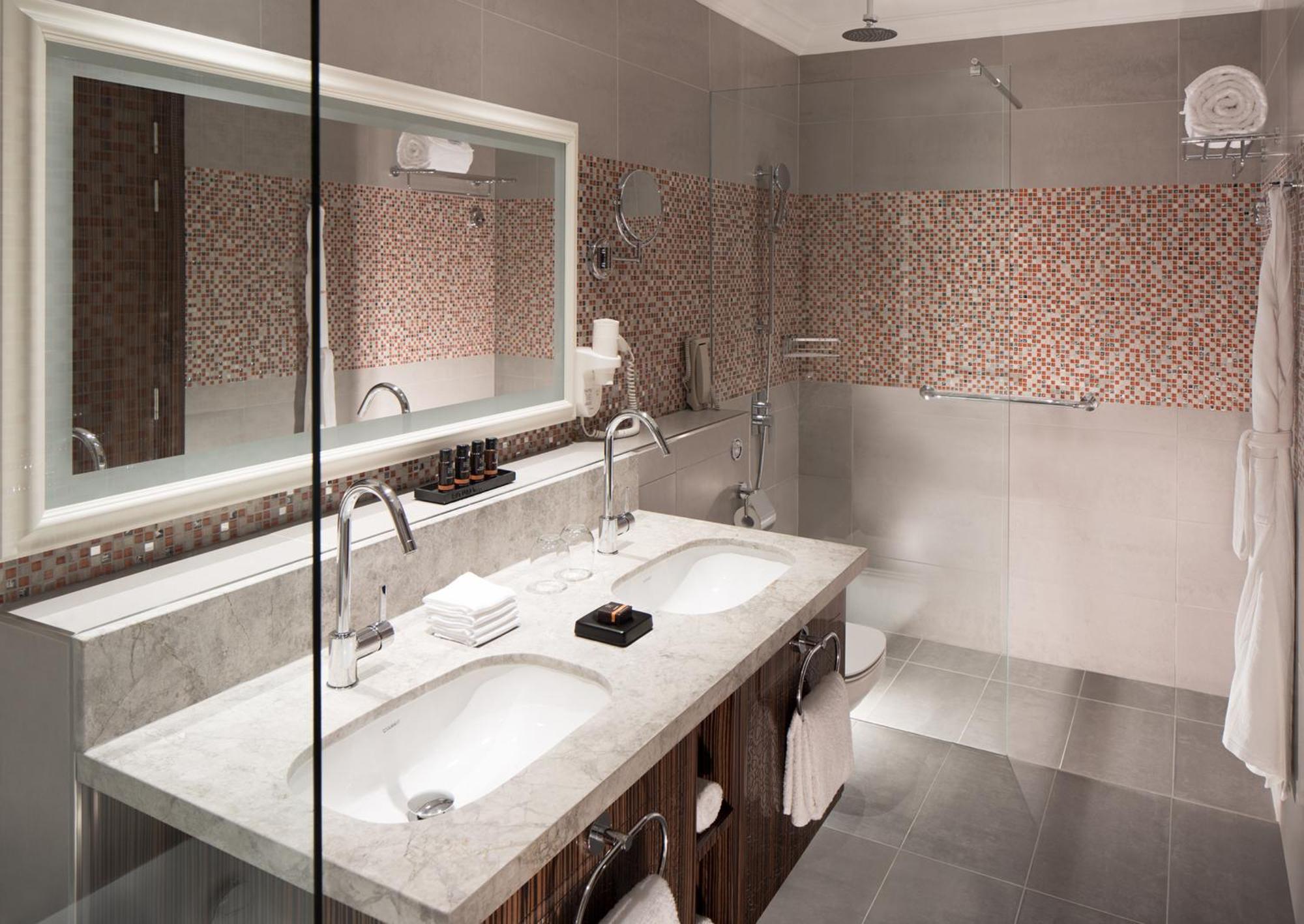 Naumi Suite • Beach & Outlet Mall Shuttle • Dining • Ideal Getaway,1282584622:JPEG