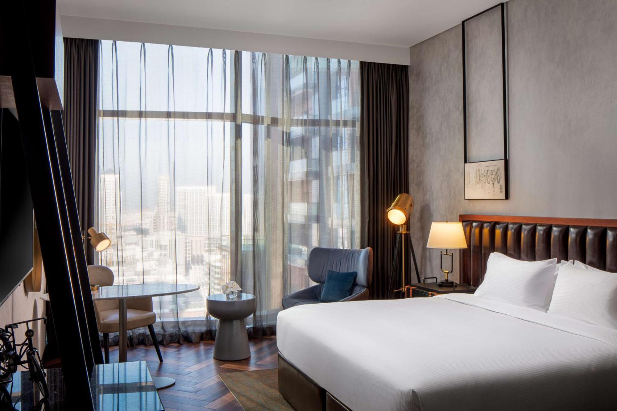 Deluxe King Room with Skyline View