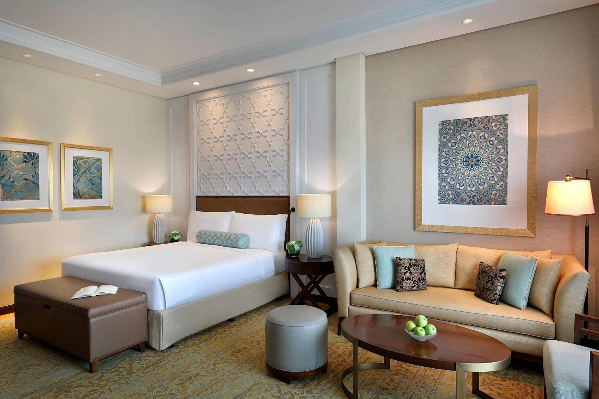 Deluxe Room, 1 King Bed, Garden View,1615382612:JPEG