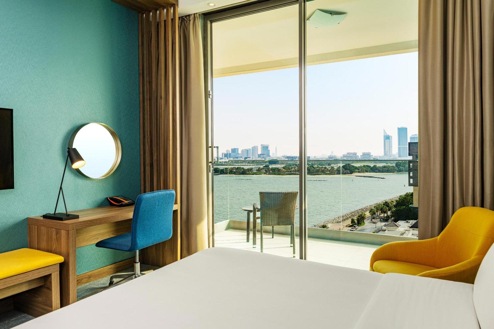 Aloft Partial Sea View King Room with Balcony including Shopping Malls Shuttle Service, 20% off F&B, Spa & Abra Boat Tour Discount,1643197607:JPEG