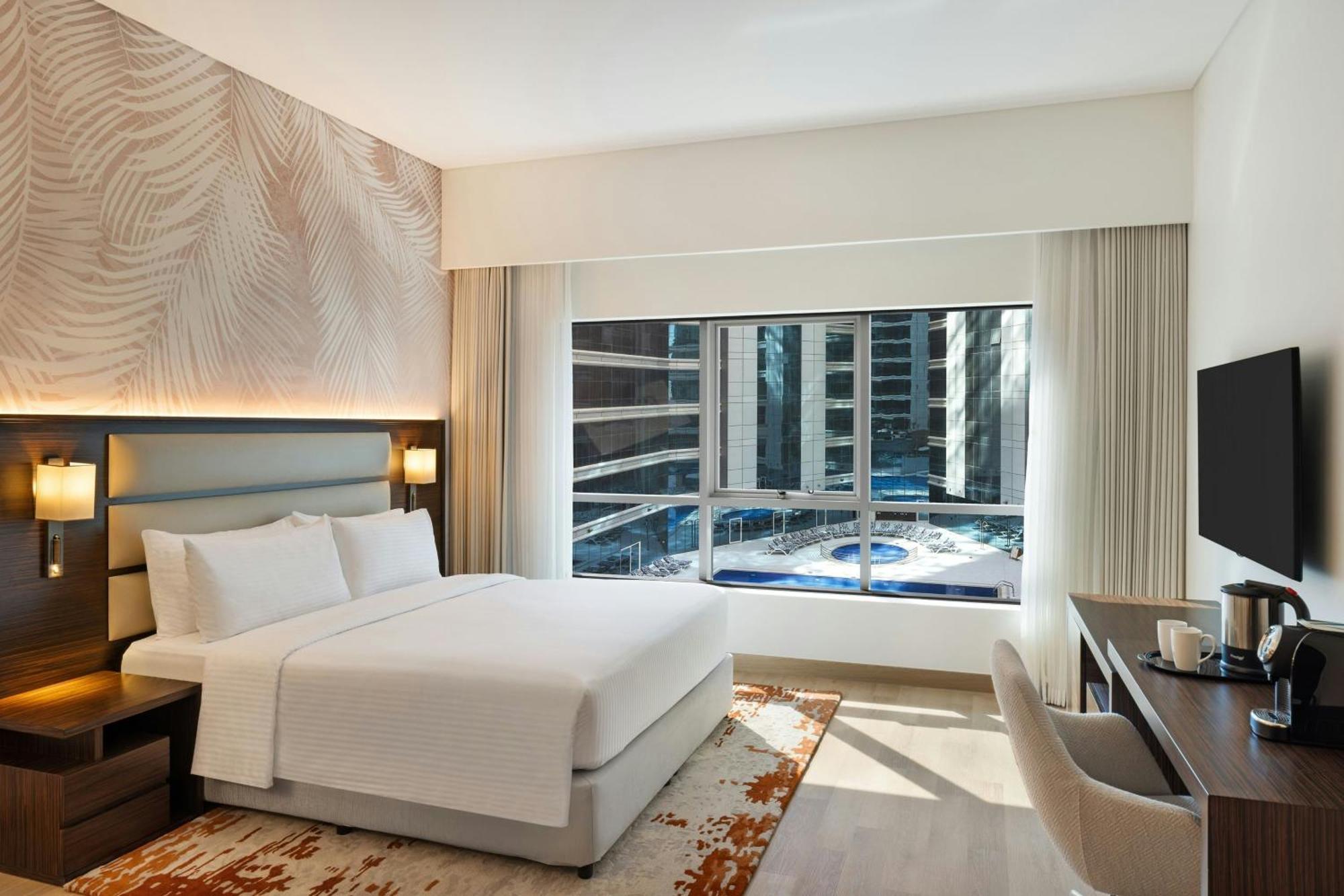 Deluxe King Room Pool View,1742897548:JPEG