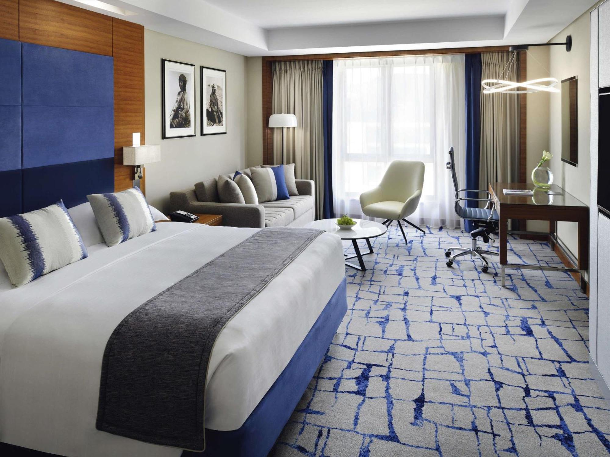 Executive Deluxe King Room Complimentary Lounge Access,1766123605:JPEG