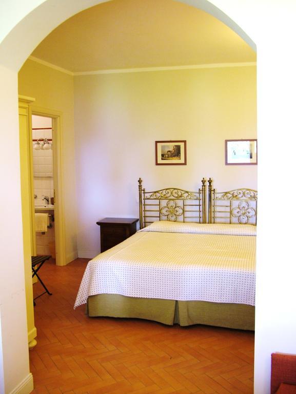 Executive King Partial Sea View Balcony Lounge Access Refreshments & Evening drinks Canapés,1586112059:JPEG