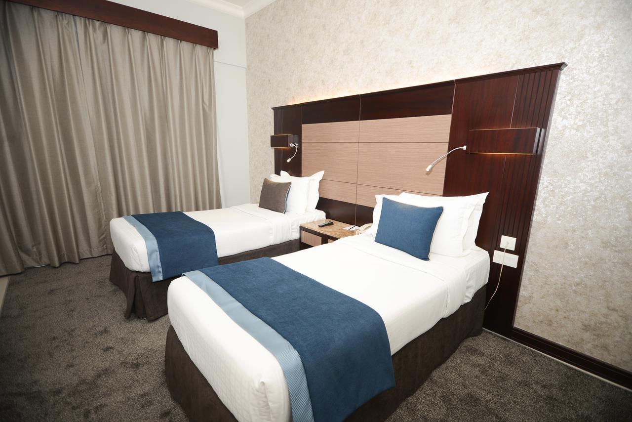 Twin Room,631076040:JPEG
