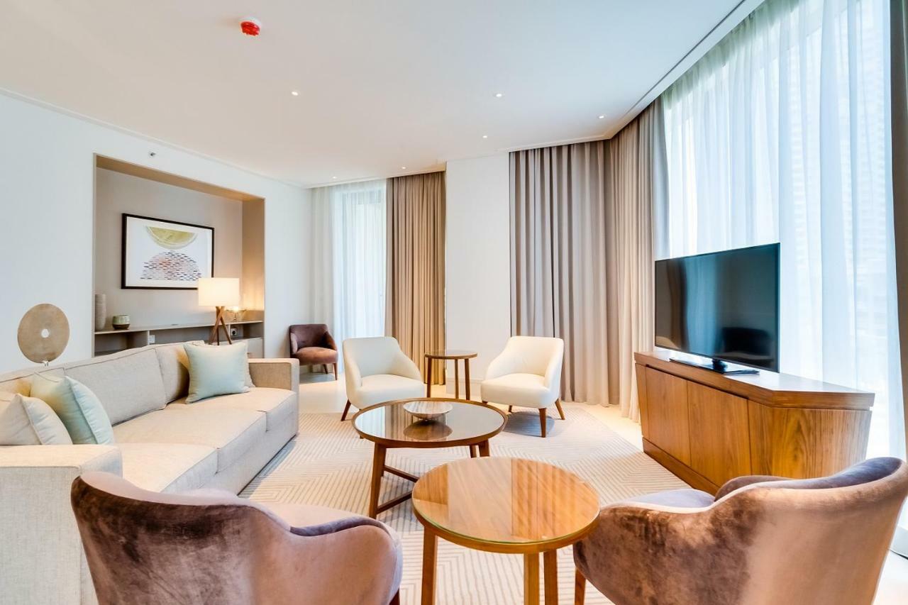Three-Bedroom Apartment Partial Burj Khalifa View,827054861:JPEG