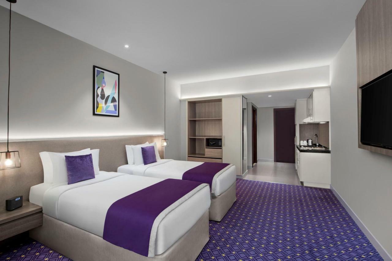 Quarto Deluxe com 2 Camas de Solteiro e Vista do Saguão
