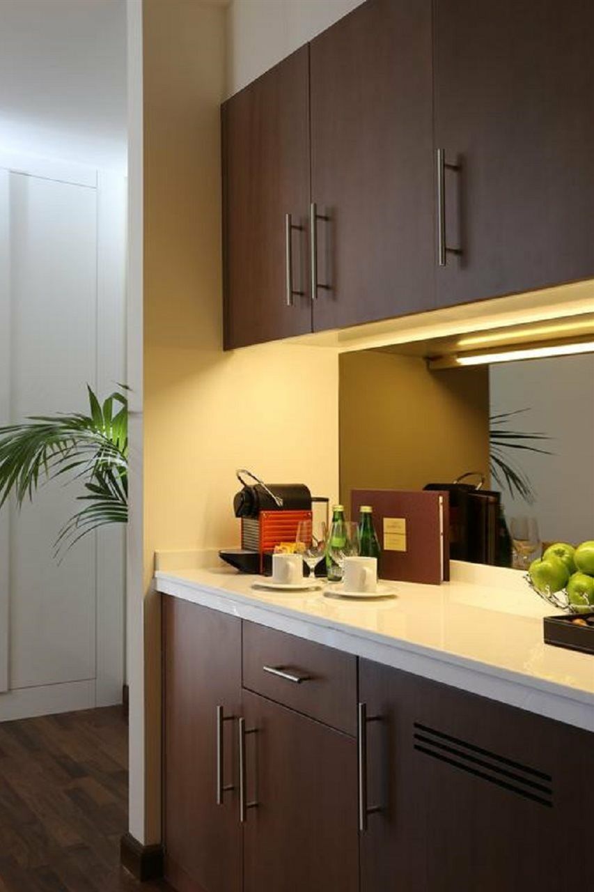 Deluxe Room – Complimentary Transfer to Mall of the Emirates Insurance Market Metro Station & Jumeirah Beach,1412293457:JPEG