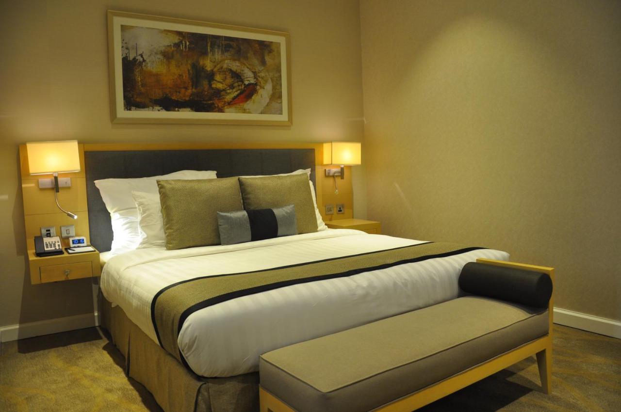 Executive Suite,937312000:JPEG